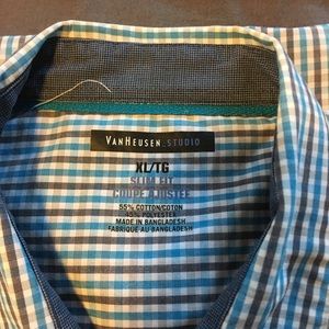 Van Heusen men’s dress shirt